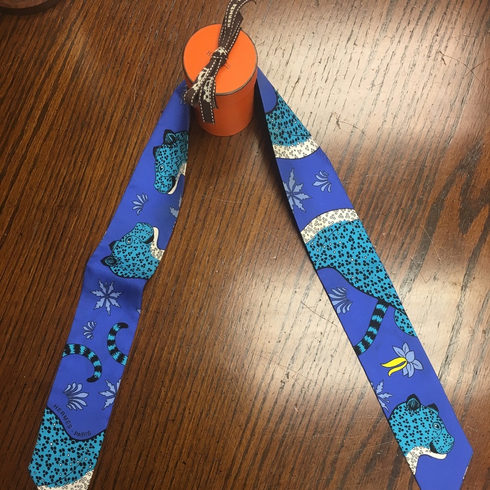Authentic HERMÈS Twilly - Les Leopards